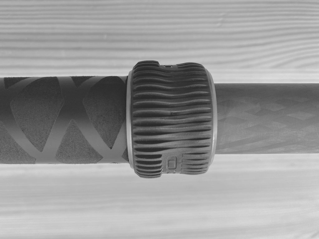 DIY-Schutz für Stativbeine aus Carbon - Verschluss montiert
